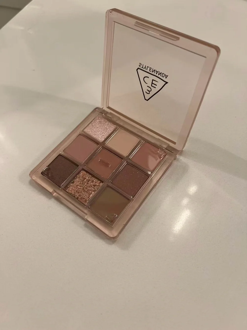 9-Color Neutral Pink Eyeshadow Palette by